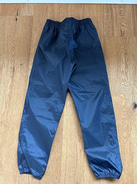 Decathlon Hosen: Regenhose Gr. 113-122/5-6J – Gebraucht aus Worblaufen von derinous 1