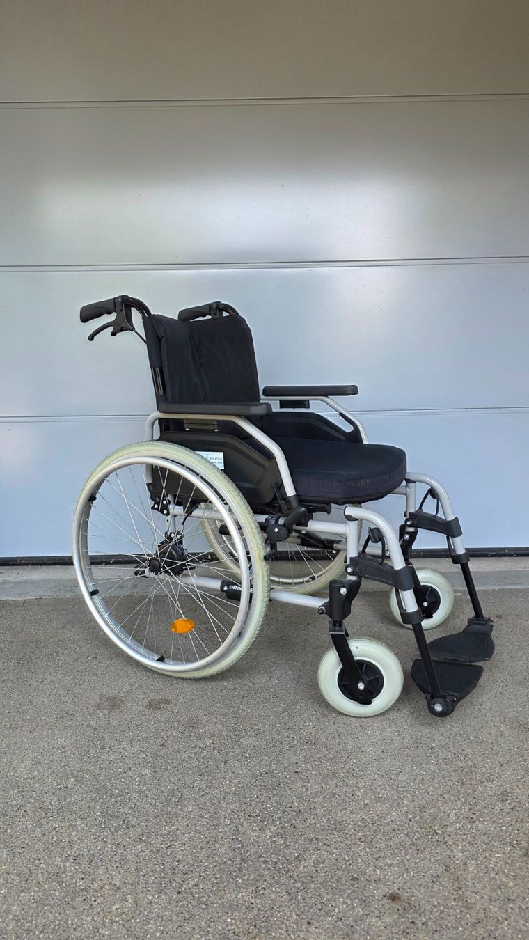 Rollstühle: Rollstuhl Ottobock klappbar – Gebraucht aus Warth von aldo013