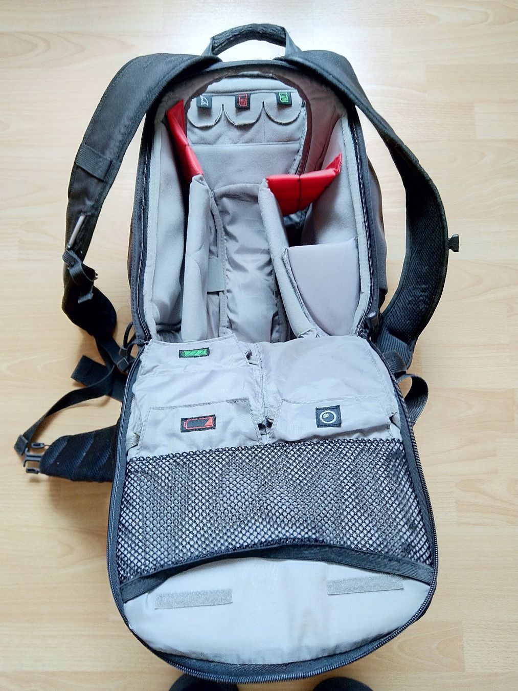 Hama Zaini: Fotorucksack HAMA Daytour 230 4-Side Loader Backpack – Usato da Romanshorn venduto da Stubsinator 5