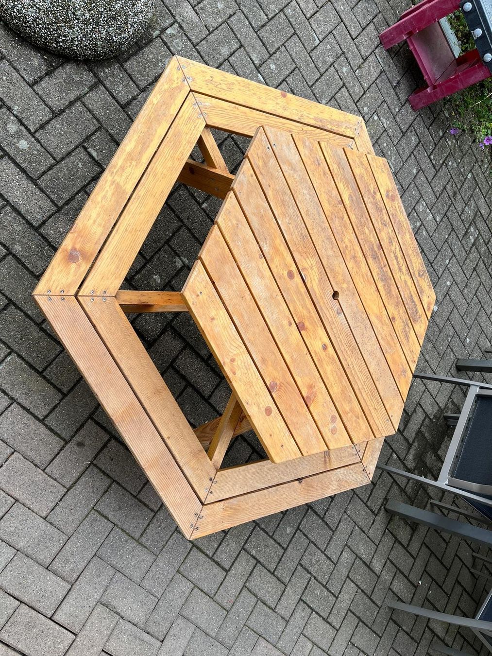 Tables: Kindertisch – D'occasion à Neudorf par est_qc7n