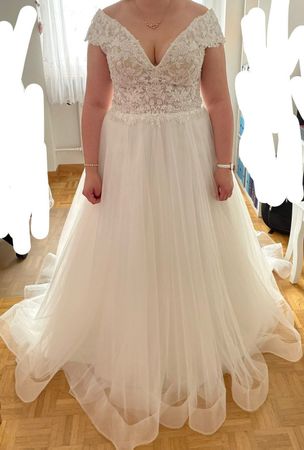 Brautkleid mit Carmenärmel Grösse 42/44 mit 2 Schleiern