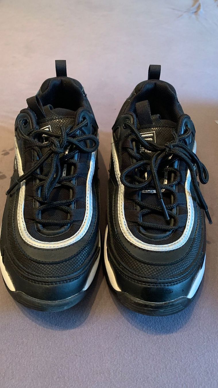 Fila Damenschuhe: Fila Original Sneakers Grösse 37 – Gebraucht aus Zürich von Rammis