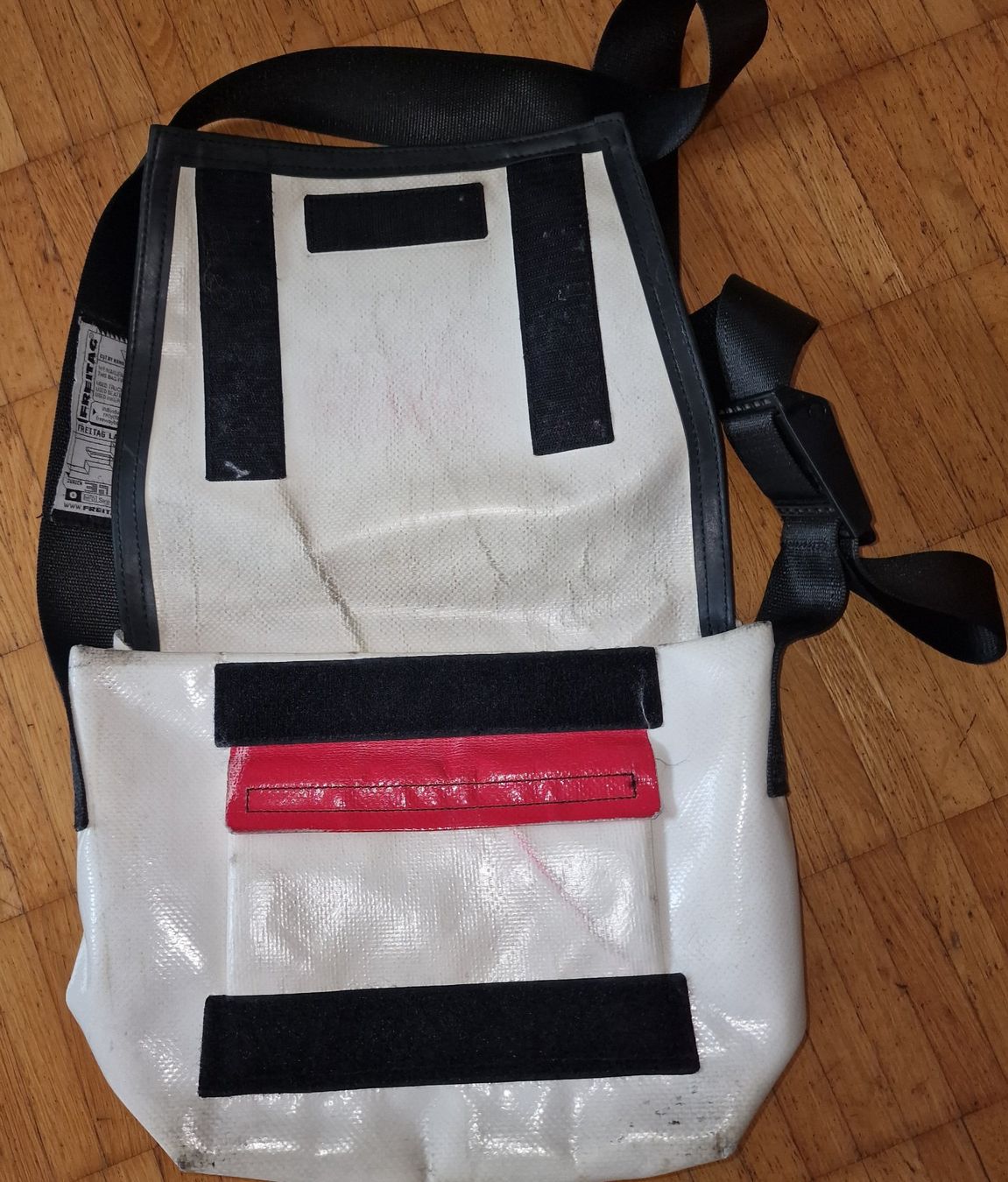 Freitag Taschen: Original Freitag Schultertasche – Gebraucht aus Zürich von Pero6 3