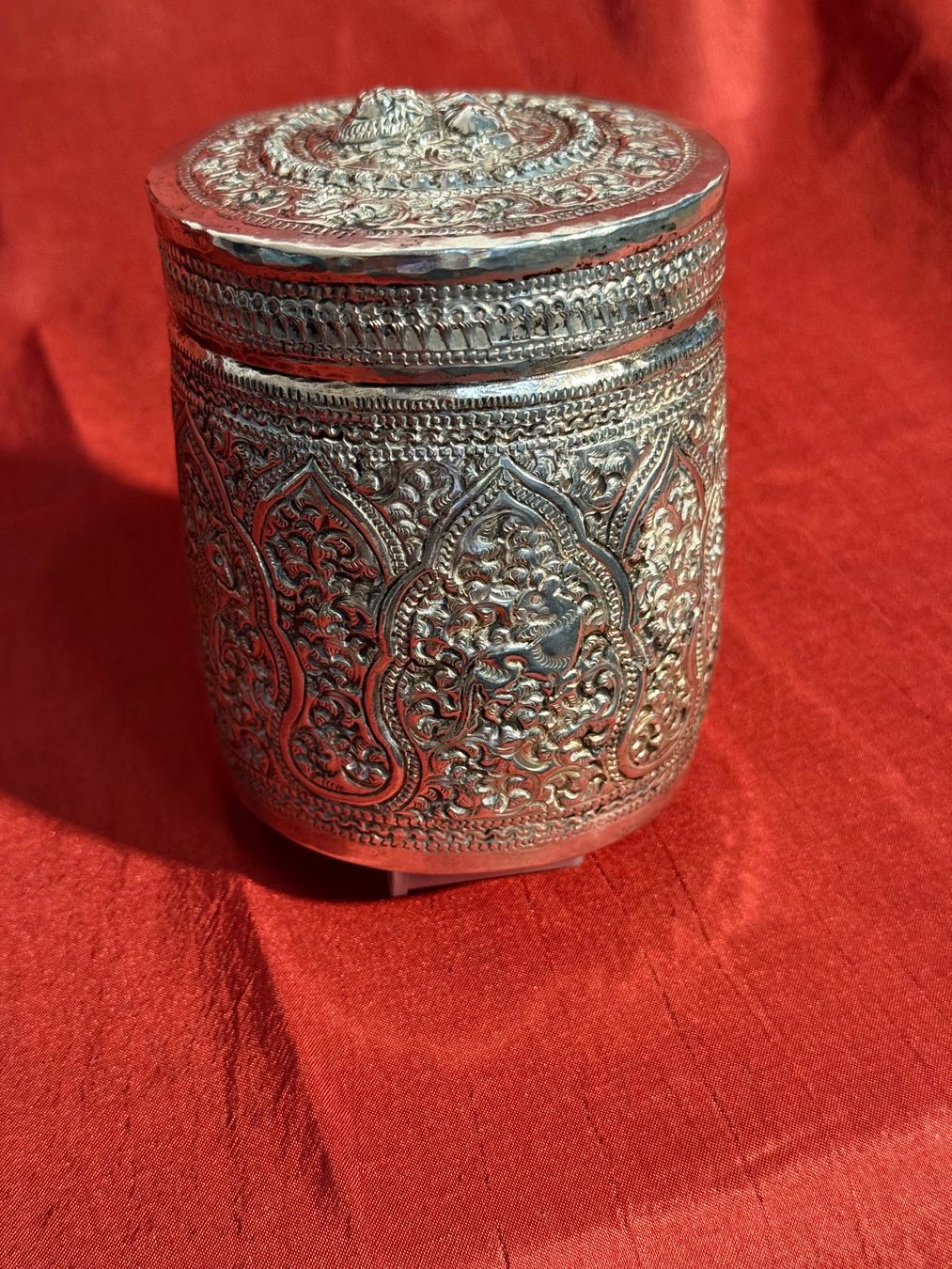 Contenitori & Simili: Burmesische  feine Betteldose Silber Dose um 1900 – Usato da Fahrwangen venduto da Dirk.Gerlach 5