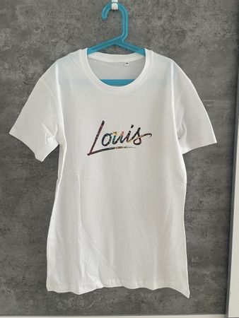 Weisses T-Shirt mit "Louis" Schriftzug, Grösse XS, Sommer!