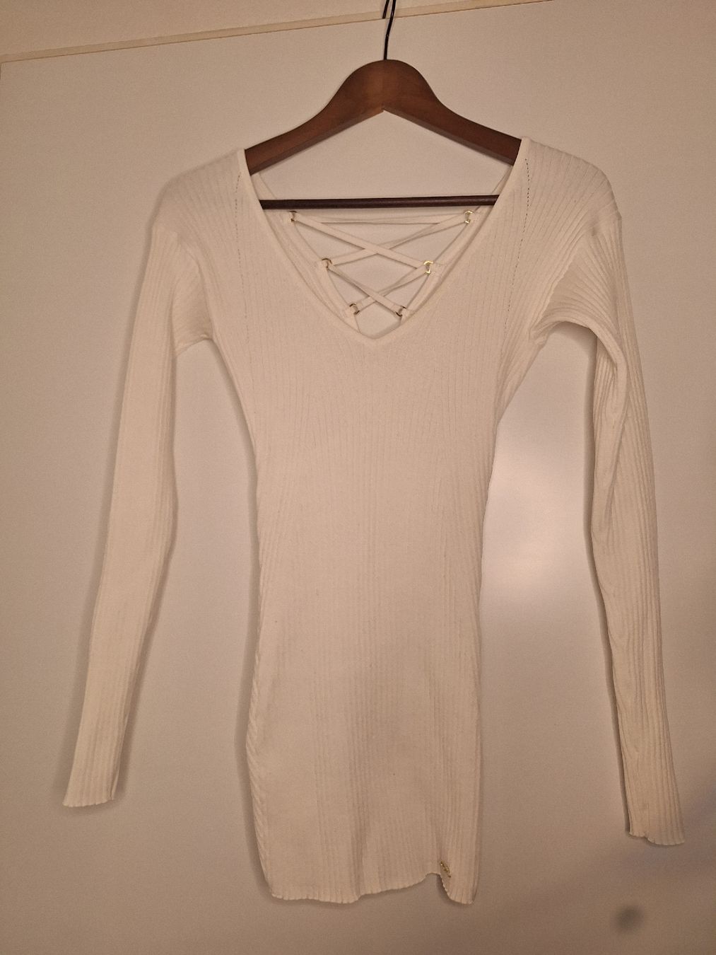 Guess Maglioni & Felpe: Guess Strickpullover  weiss, Gr. S, sexy Rückenausschnitt – Usato da Adlikon b.Regensdf venduto da che_xxb9