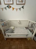 Babybett / Kinderbett mit Matratze (Gitter vorhanden)