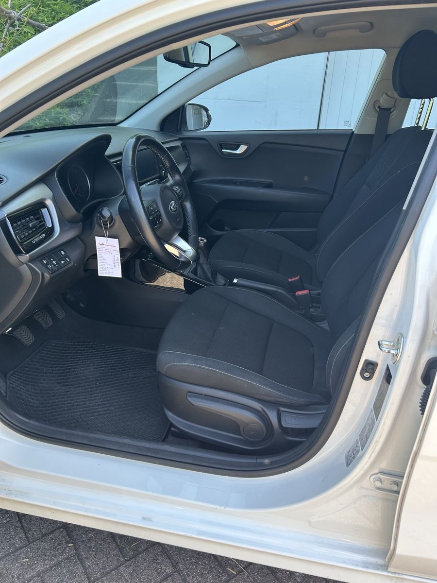Kia Autos: Kia Rio, V 1.4 MT ISG Swiss City Line, Limousine – Gebraucht aus Ennetmoos von PlatzDa 5