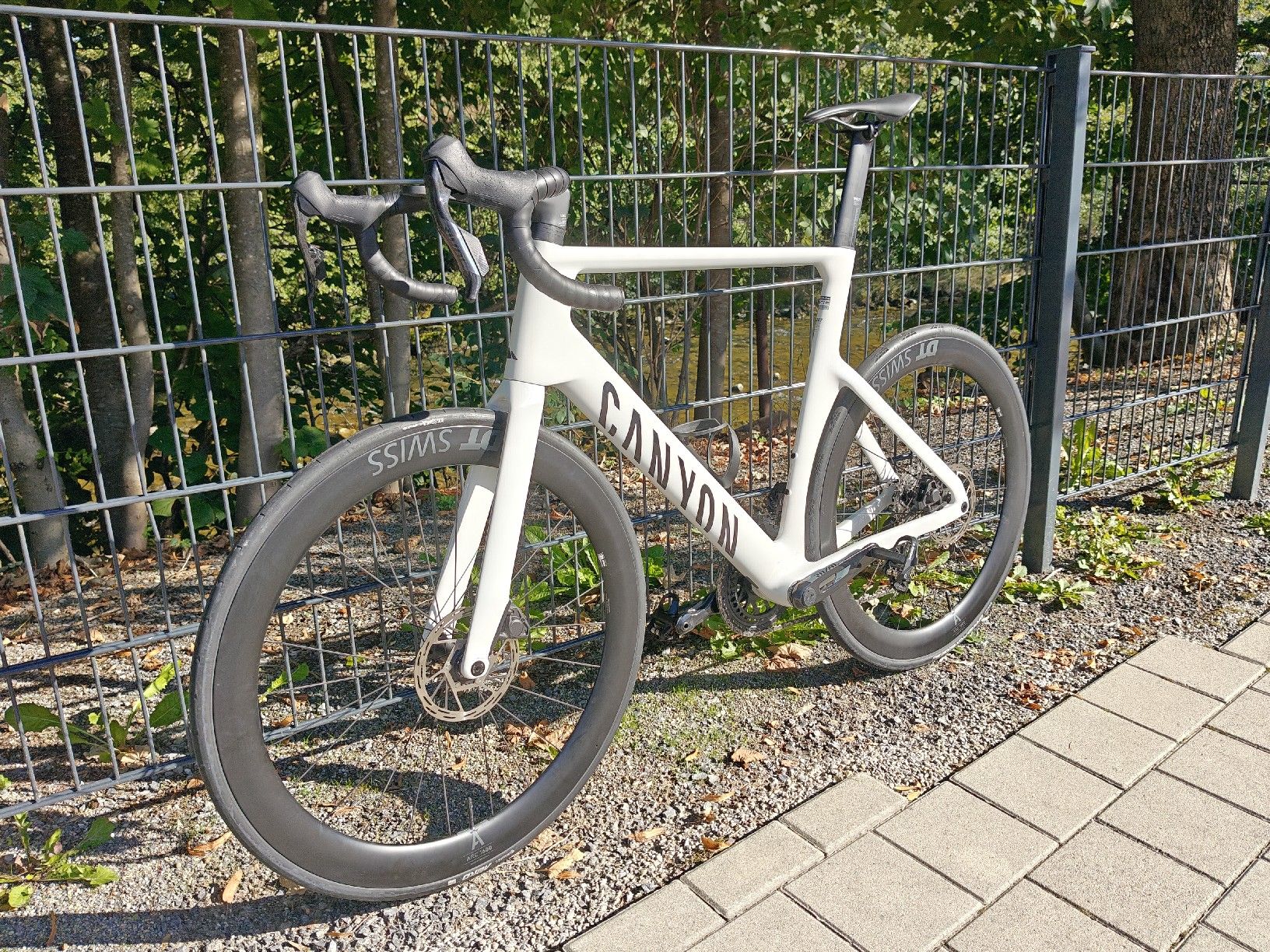 Canyon Vélos: Canyon Aeroad CF SLX 7 AXS – Neuf (Voir description) à Ebnat-Kappel par Sara.07 9
