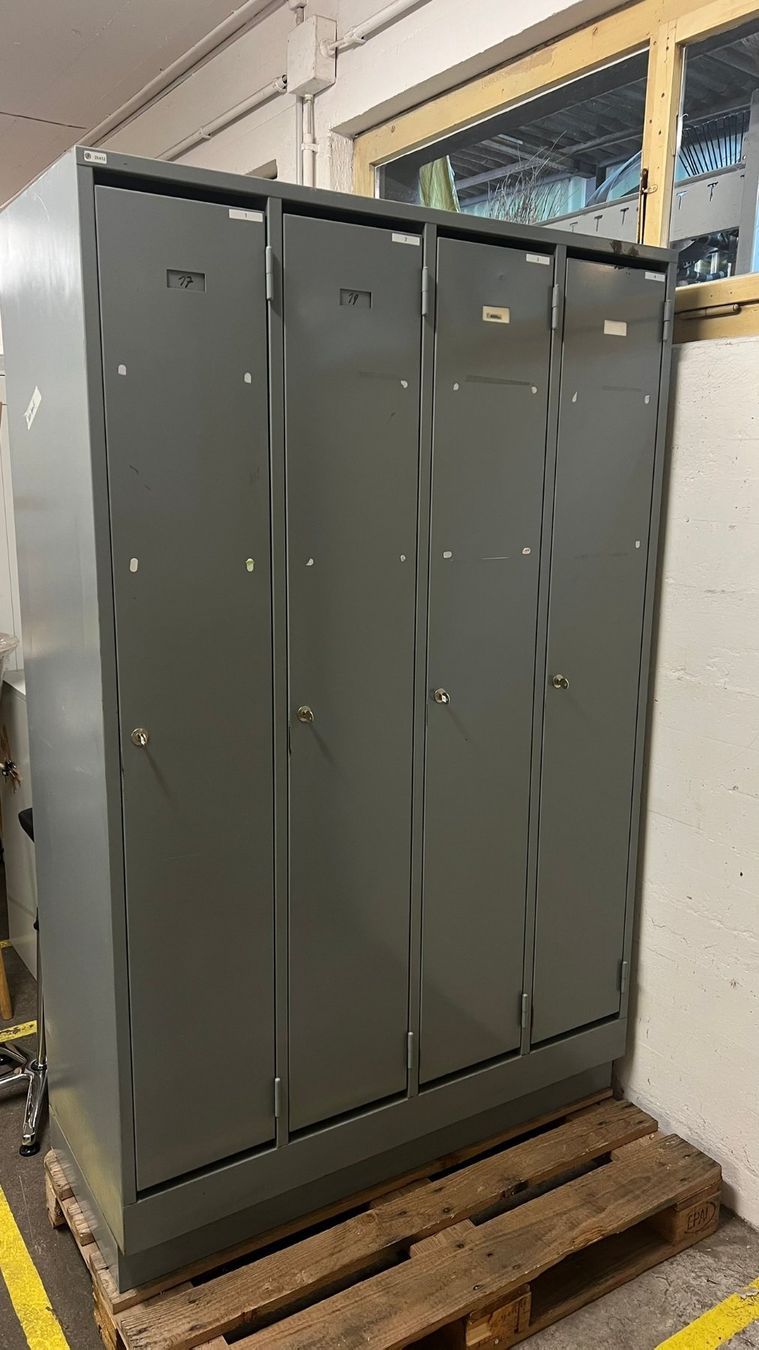 Guardaroba: Metallspind - Garderoben Schrank – Usato da Trimbach venduto da Tripoli_Trimbach