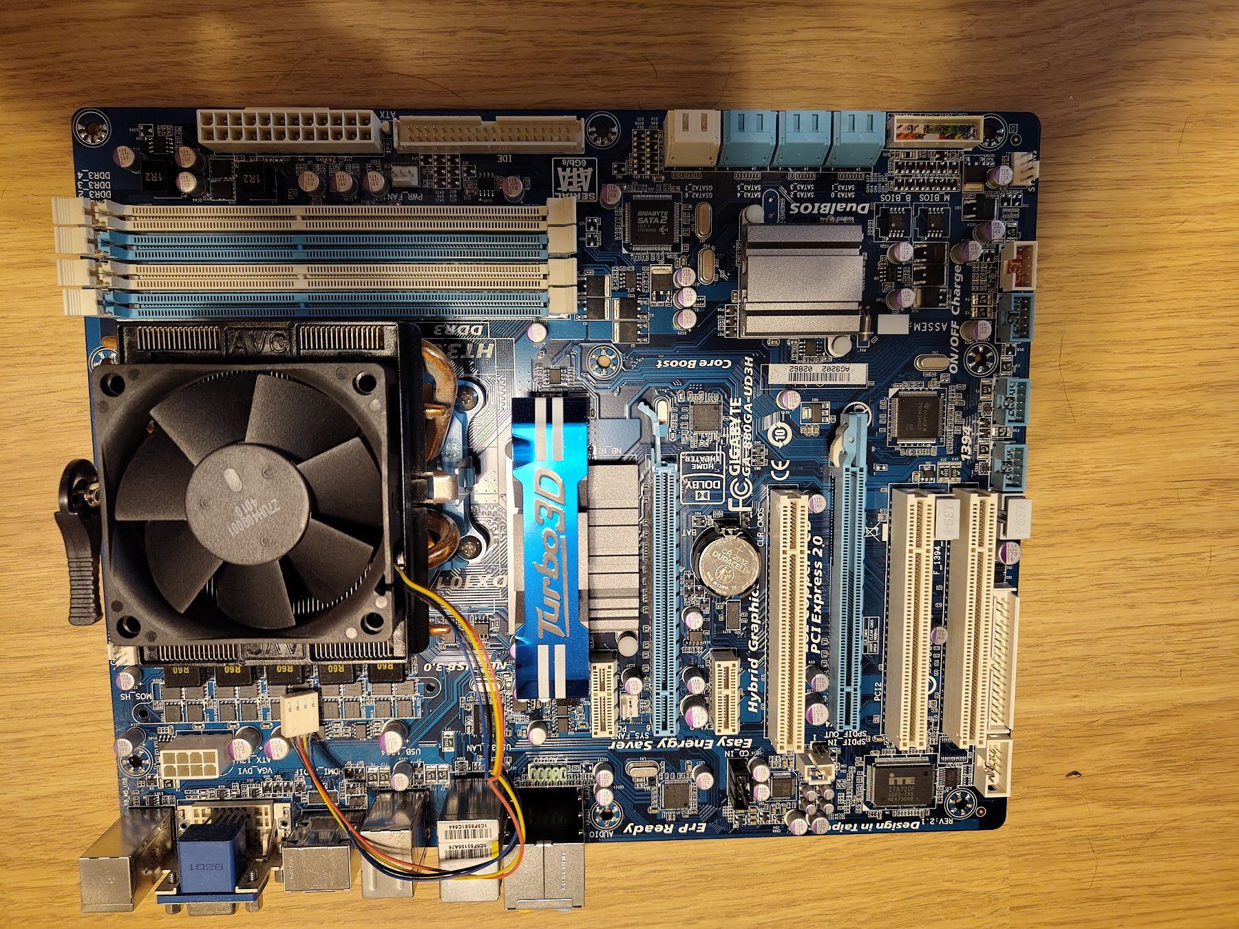 Gigabyte Schede madri: Motherboard und Prozessor – Usato da Bern venduto da 70hemicuda 1