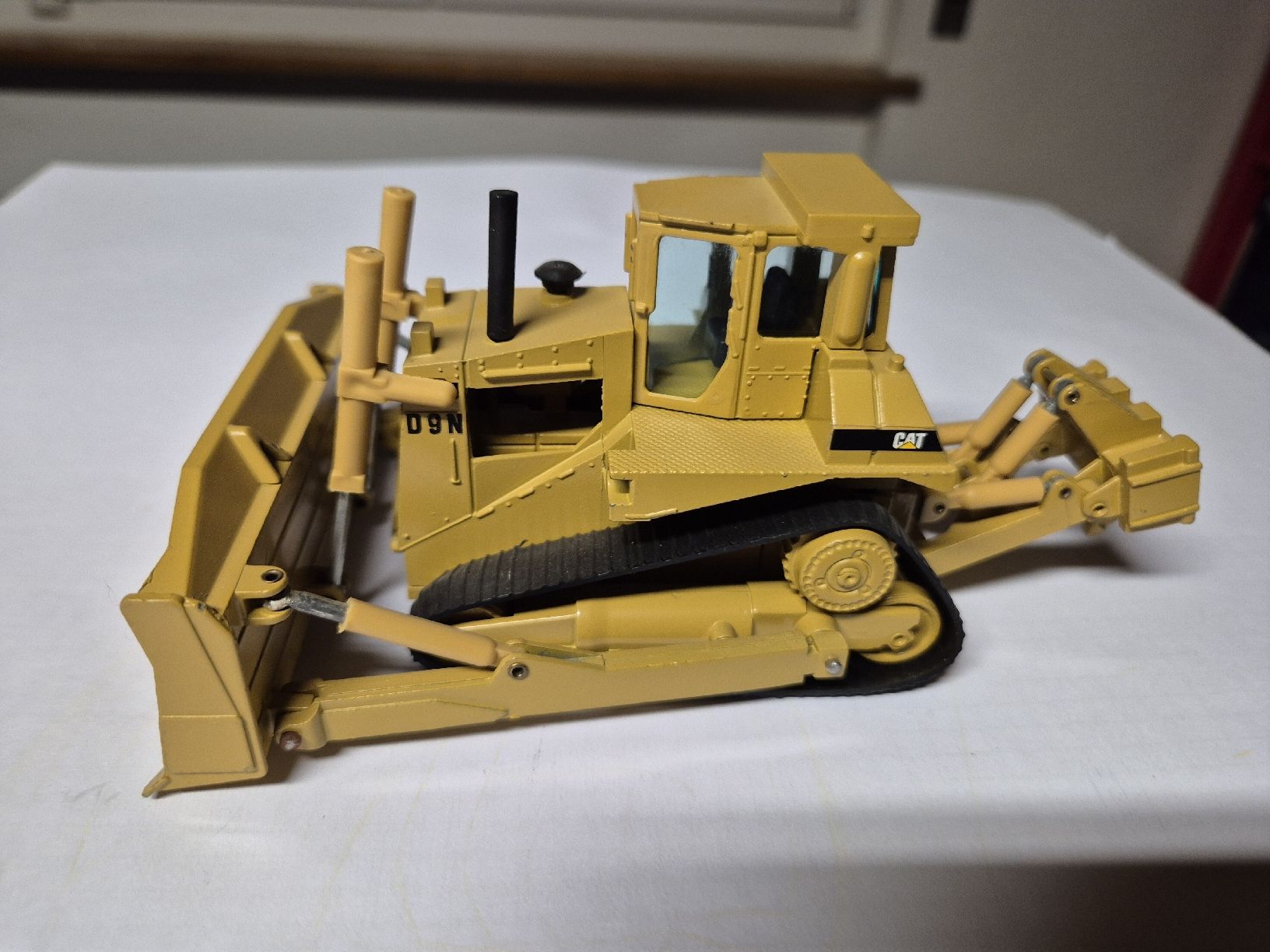 Caterpillar Kit di modellismo & Modellini statici: Caterpillar  d9N – Nuovo (secondo la descrizione) da Moutier venduto da cat365