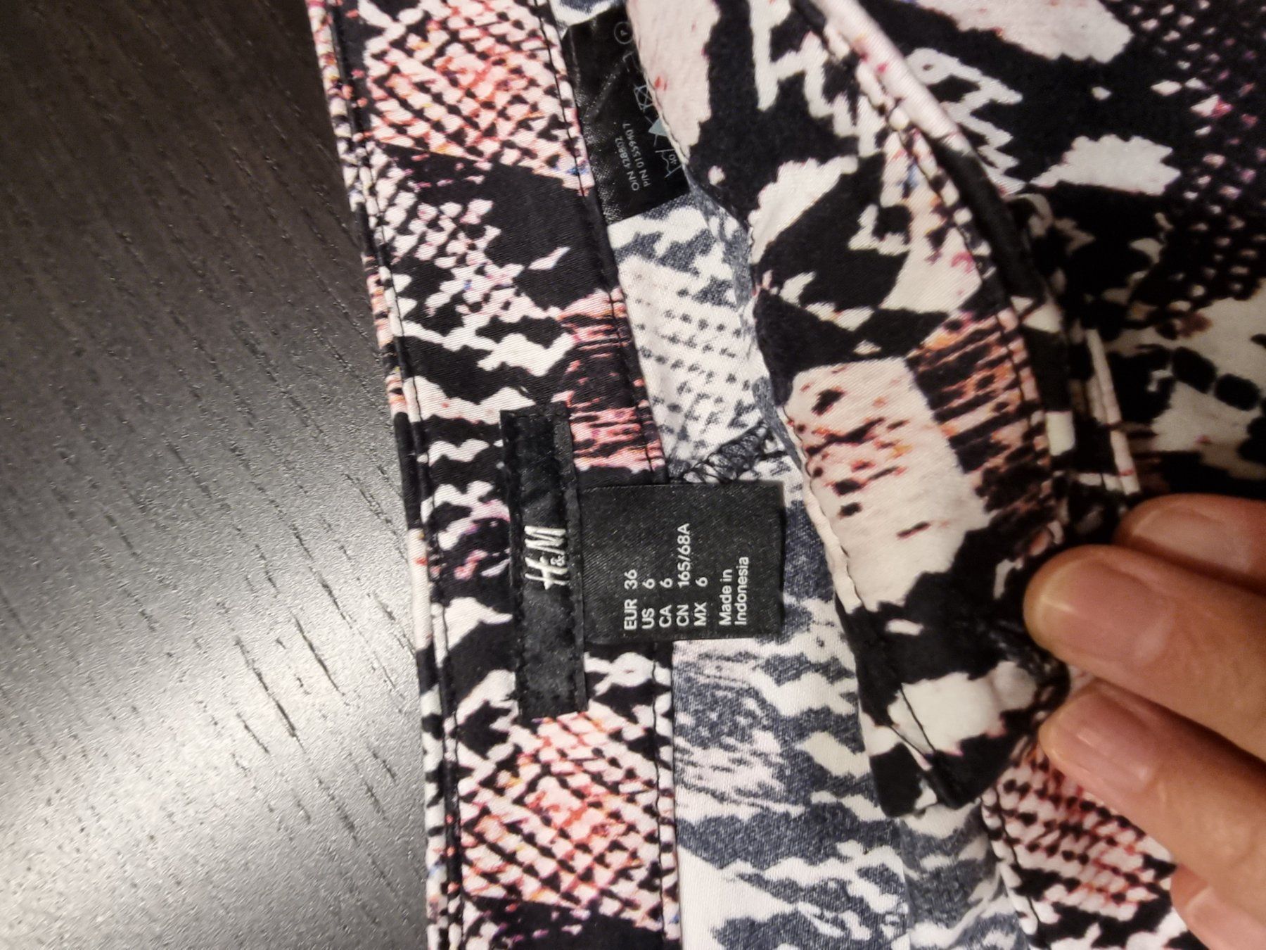 H&M Pantaloni: Shorts von H&M – Nuovo (secondo la descrizione) da Pratteln venduto da Ebruli89 5