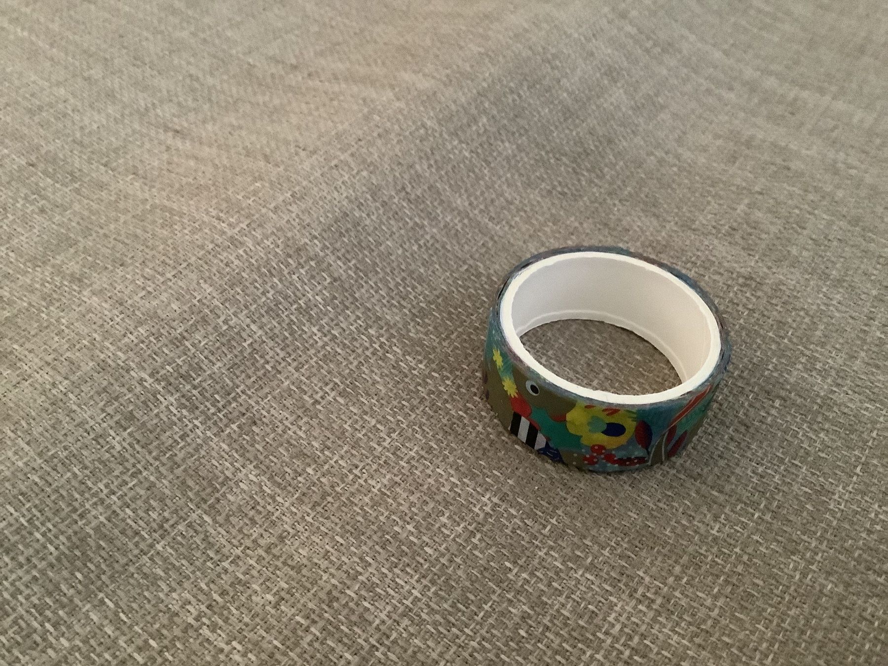 Altro materiale per ufficio: Colorful tape, perfect for gift wrapping – Nuovo e nell'imballaggio originale da Zürich venduto da eli_685m