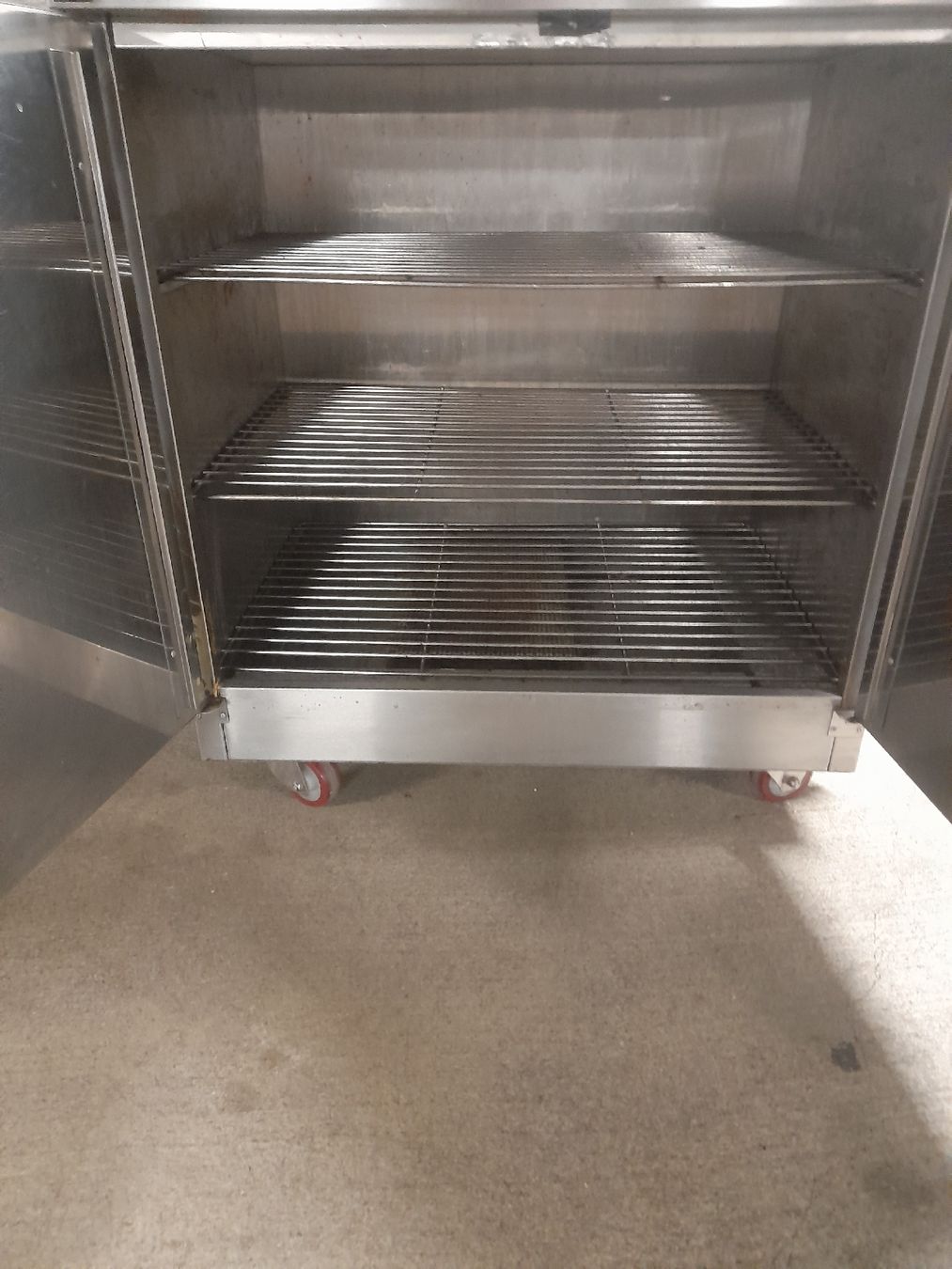 Stromzufuhr: Warmschrank – Gebraucht aus Glattbrugg von B_B 1