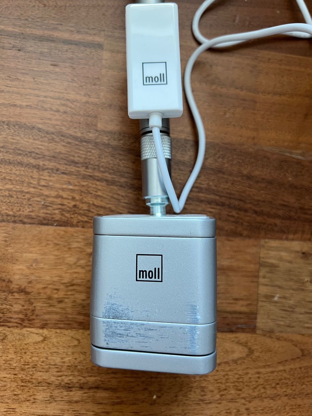 Moll Lampade: Moll Flexlight Schreibtischlampe LED  USB Ladestation – Usato da Jona venduto da Sariksa 1