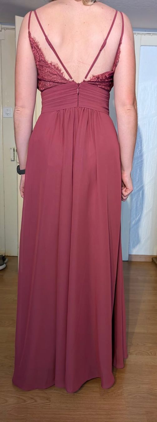 JJ’s House Robes: Festliches Kleid – D'occasion à Beckenried par jan_fr9g 4