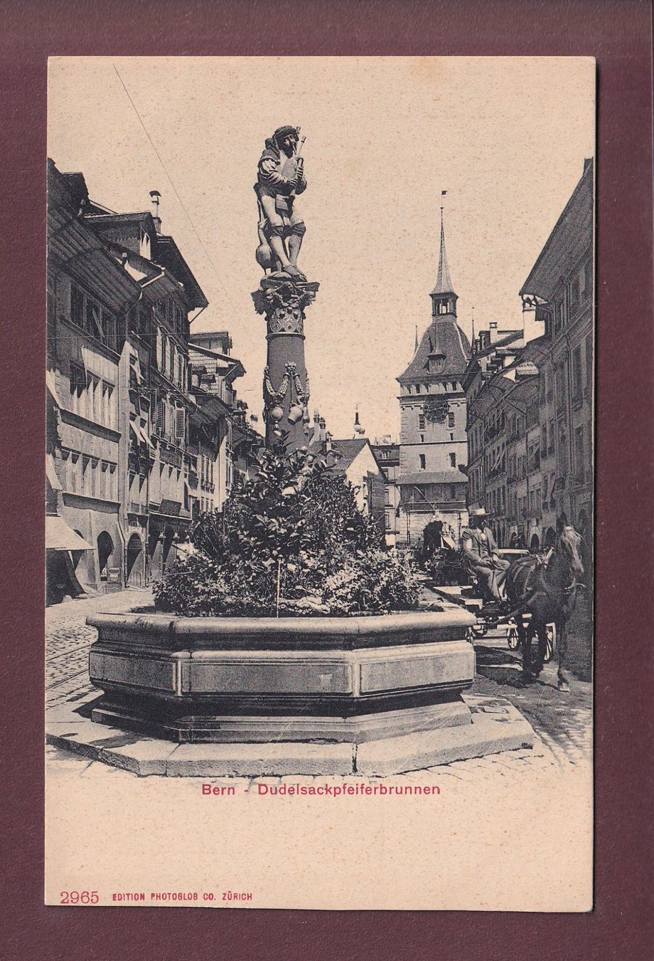 Cartes postales: BERN - Dudelsackpfeiferbrunnen - Pferdekutsche – D'occasion à Pully par nicecards