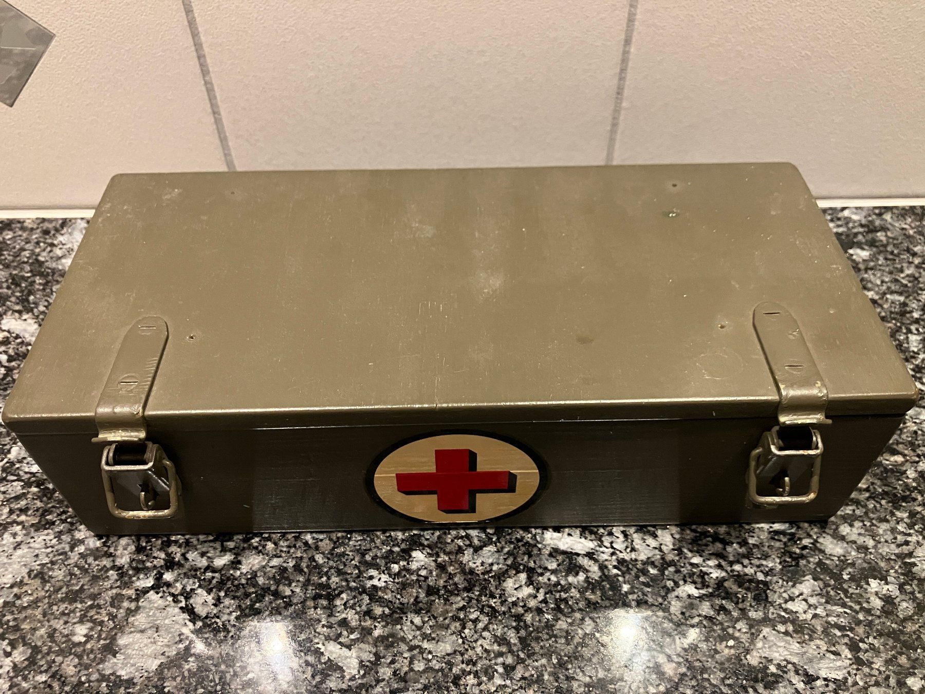Attrezzatura & Pezzi di ricambio: Sanitätskasten, Schweizer Armee – Usato da Riedholz venduto da mastercom