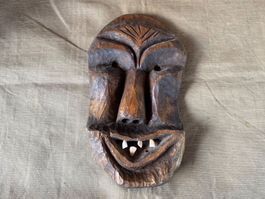 schöne alte Holzmaske