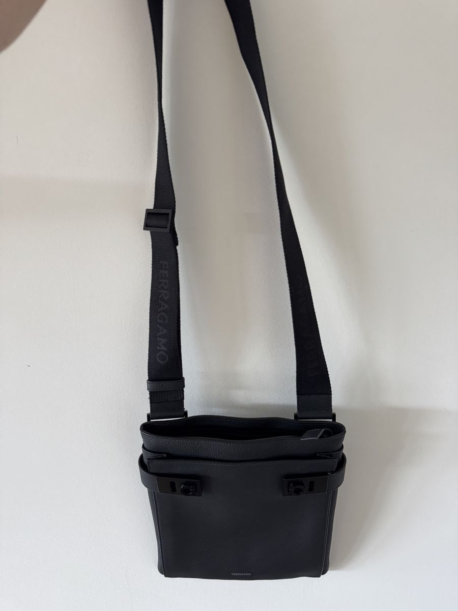 Salvatore Ferragamo Borse: Ferragamo Messenger Bag - Brand new  – Nuovo e nell'imballaggio originale da Zürich venduto da mrd_zn9f
