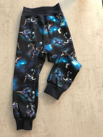 Fussball Pumphose Mitwachshose Gr. 104/110 Neu
