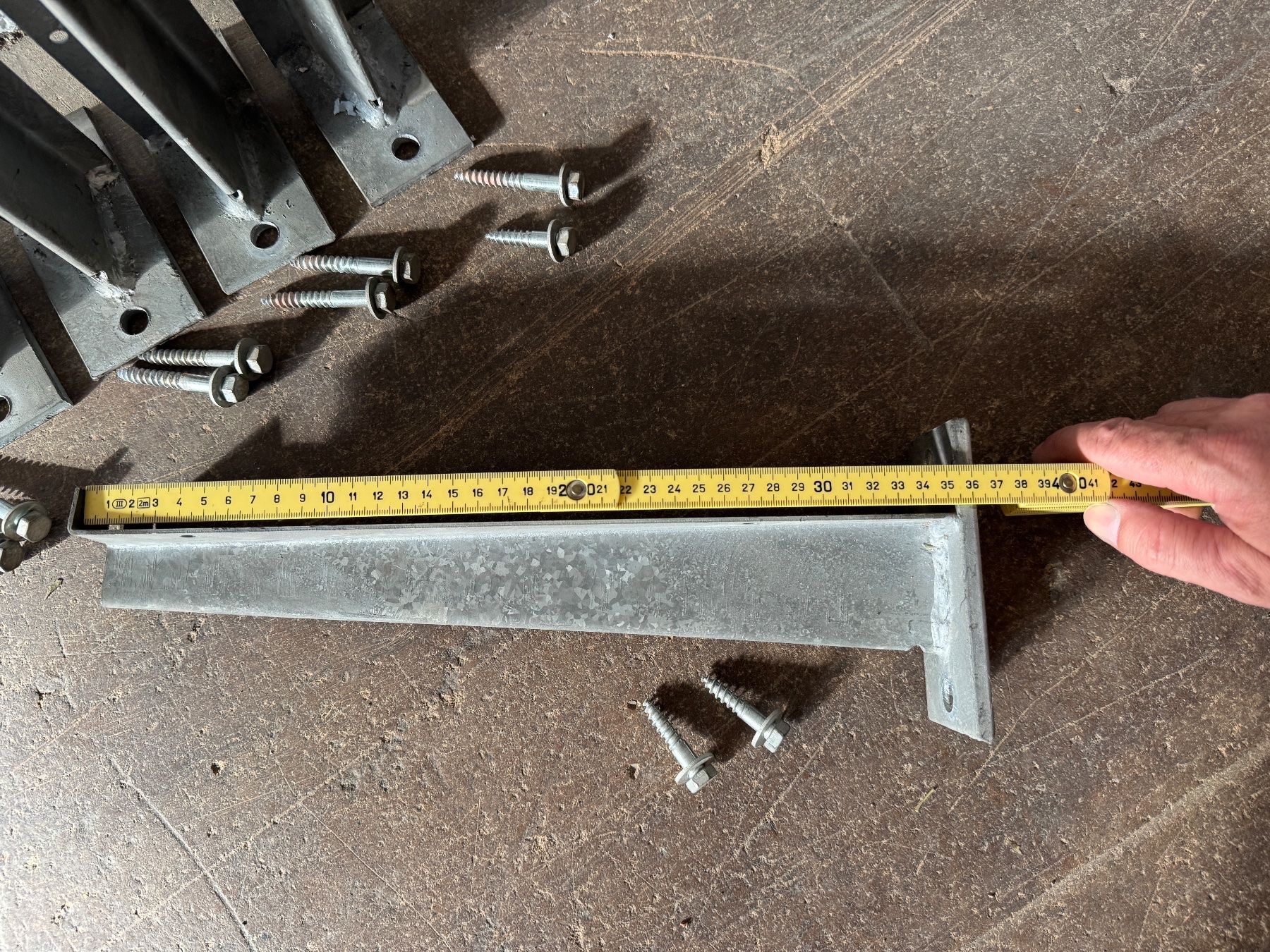 Scaffali: 5 Metall Konsolen – Usato da Schaffhausen venduto da ROCAMECANICA 2
