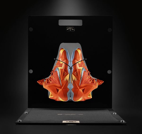 Nike Herrenschuhe: Nike LeBron 11 "Forging Iron" Spécial édition – Neu (gemäss Beschreibung) aus Renens VD von fre_sf2p