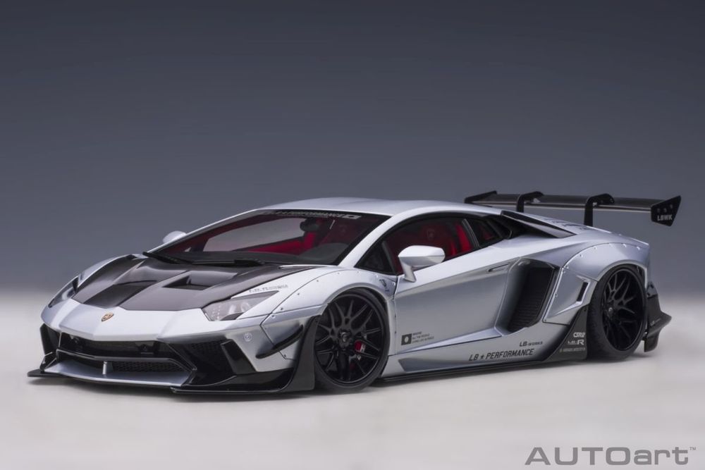 Lambo Aventador matt metallic silver/carbon LBWK 1/18 AA NEU (Neu und ...