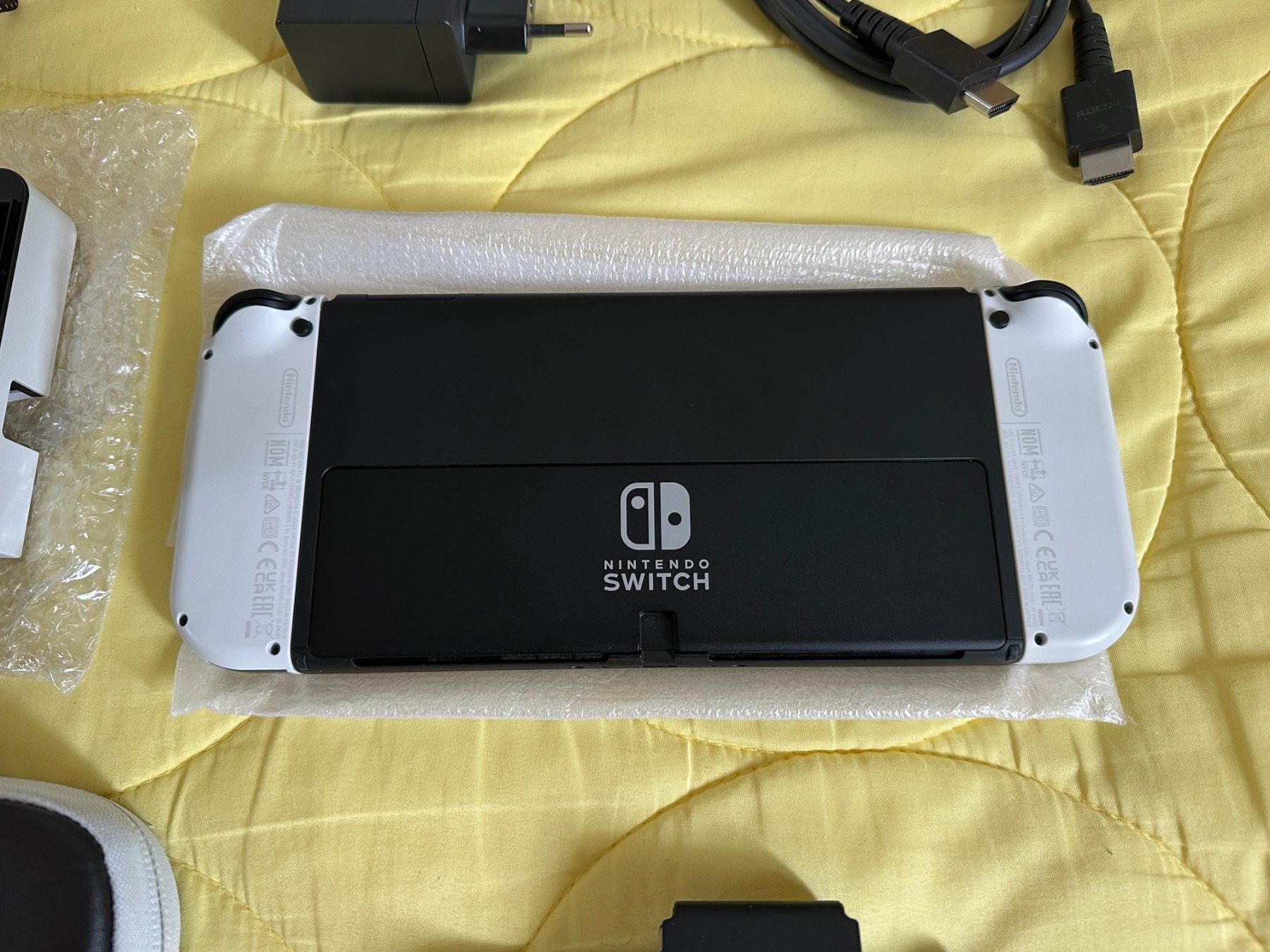 Nintendo Consoles: Nintendo Switch OLED + custodia – D'occasion à Minusio par alessvogel 2