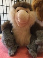 Peluche singe nasique marron hauteur 20 cm bon état