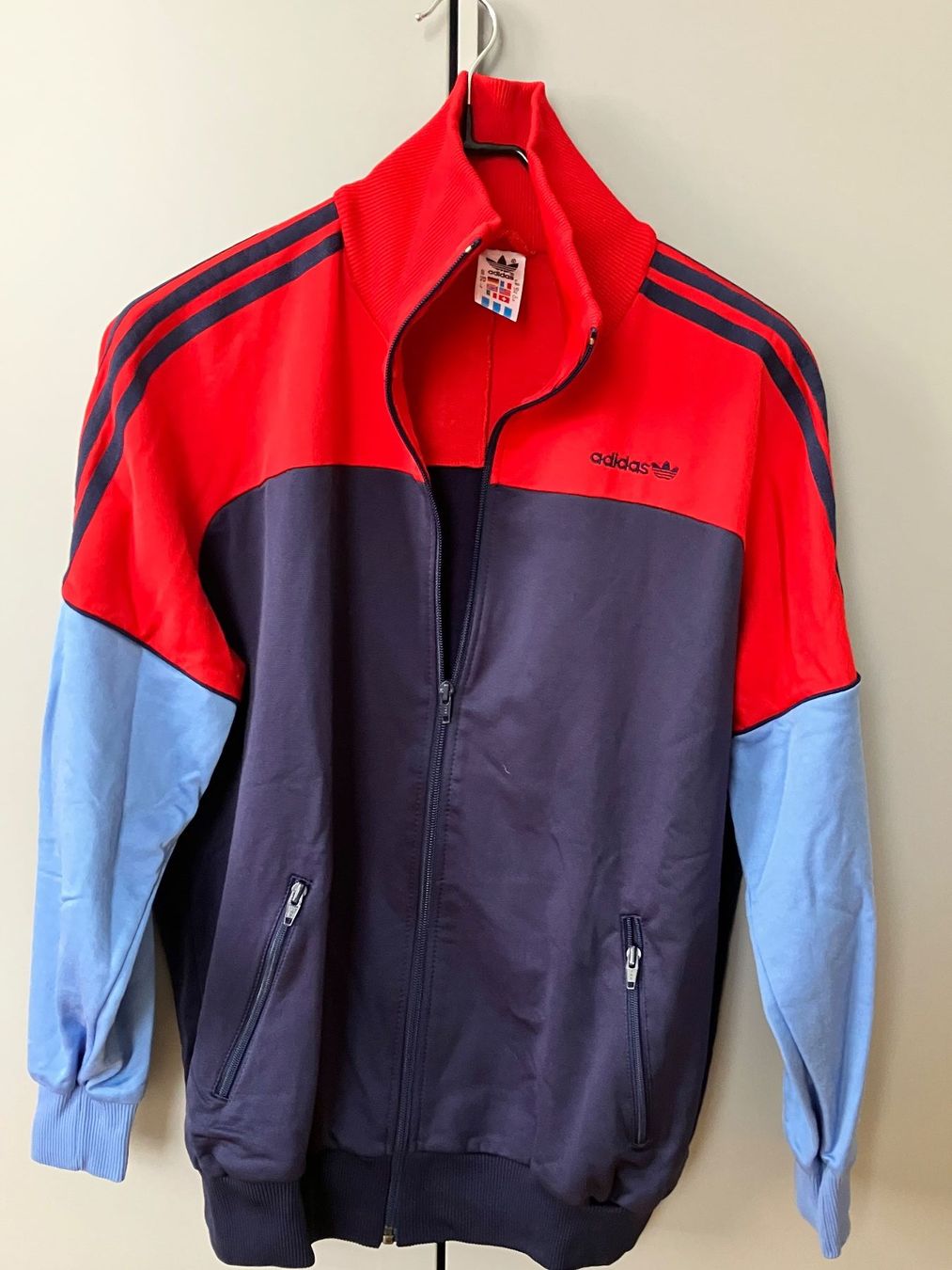 Adidas Vestes: Adidas Trainerjacke Männer, Gr.54 – D'occasion à Zürich par sf9_mqh7