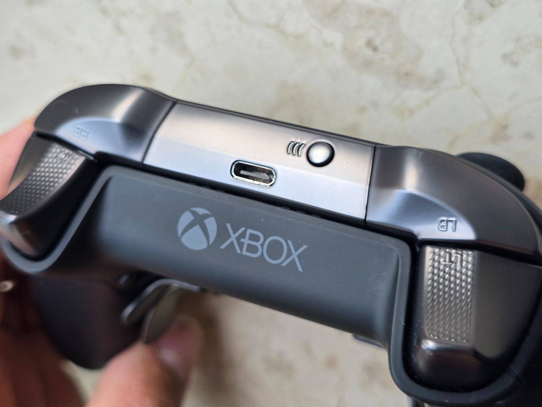 Microsoft Controller: XBOX ELITE 2(Top Zustand) – Usato da Basel venduto da Honest 2