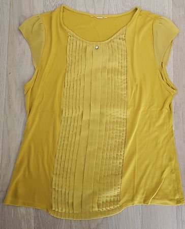Sommerliches, gelbes Shirt mit Zierfalten, Grösse M
