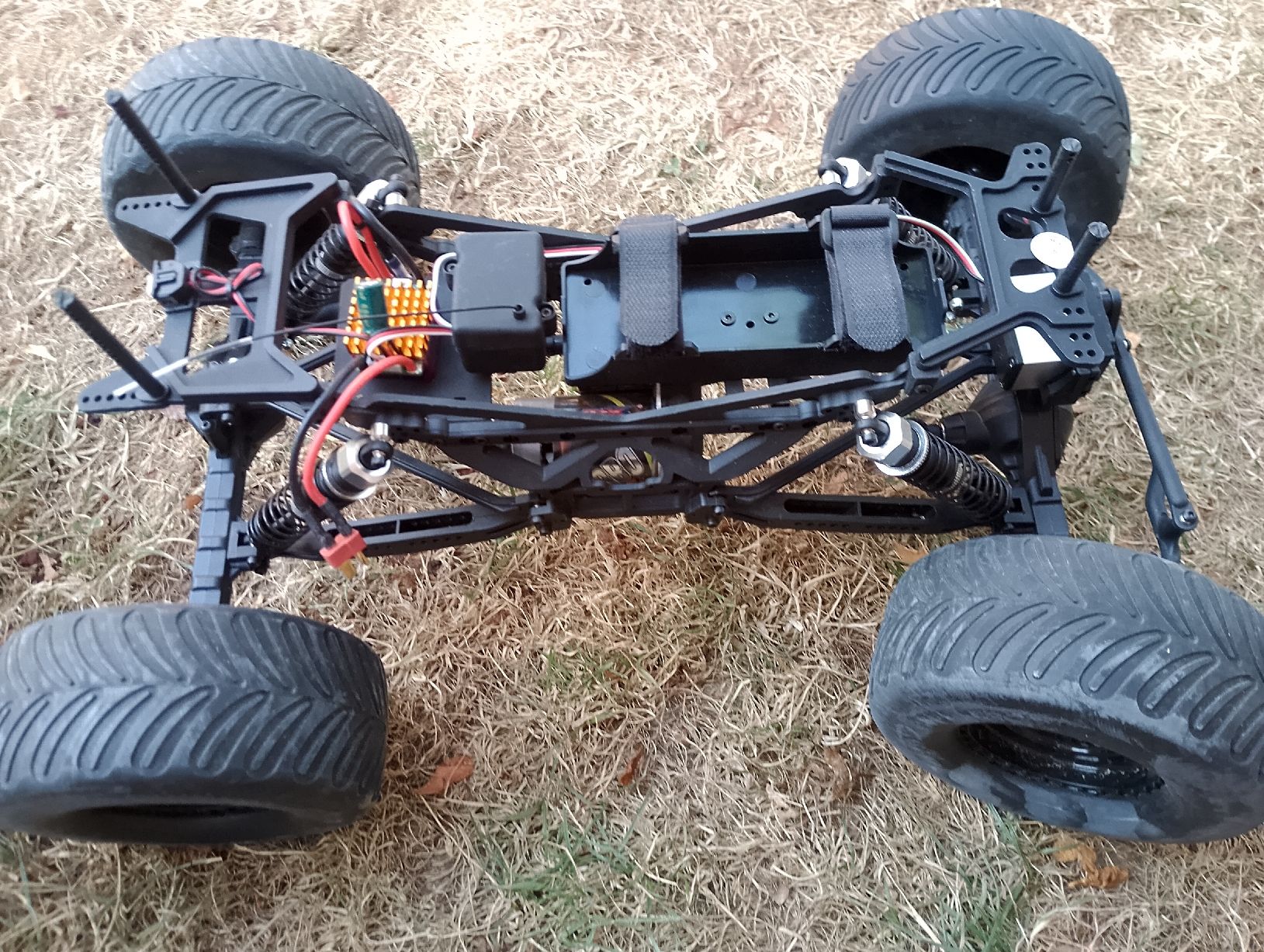 RC Kits de montage: T2M Pirat Rocker 1/10 – Neuf (Voir description) à Holziken par Chevy78 2