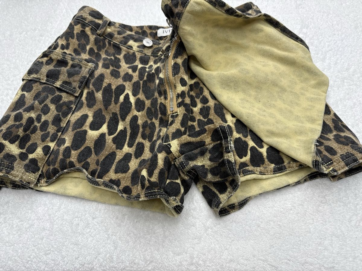 Pantaloni: Jupe Short Imprimé Léopard Taille L État Neuf – Nuovo (secondo la descrizione) da Chenens venduto da anasantos90 3