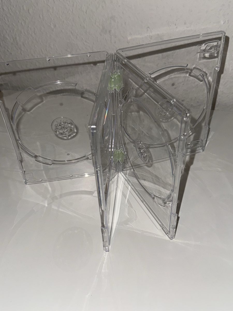 Tous les DVDs: 4 DVD Cases Clear Plastic – D'occasion à Les Avanchets par ang_qqx6