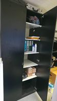 Hoher Büroschrank / Aktenschrank schwarz mit 5 Einlegeböden
