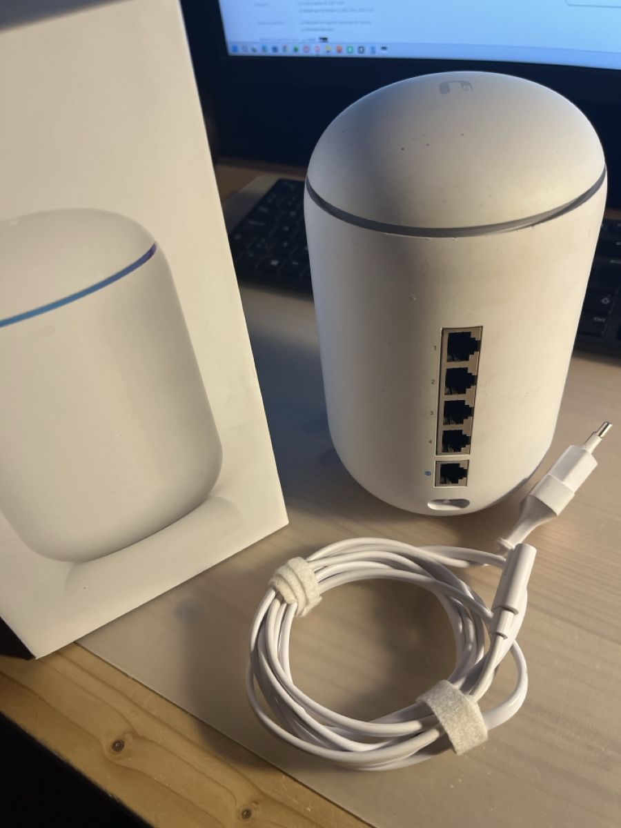 Ubiquiti UniFi Dream Machine (UDM) - Routeur Firewall (Gebraucht) in ...