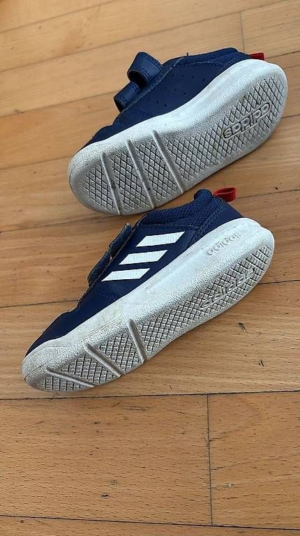Adidas Scarpe per ragazzi: Adidas Sneaker Schuhe Kinder 24 – Usato da Herisau venduto da Ausserrhodner 1