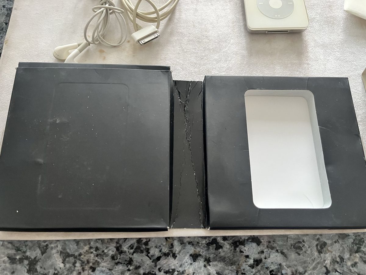 Apple Tragbarer Mediaplayer: Apple iPod 30GB avec accessoires et boite – Gebraucht aus Crissier von Texavery01 6