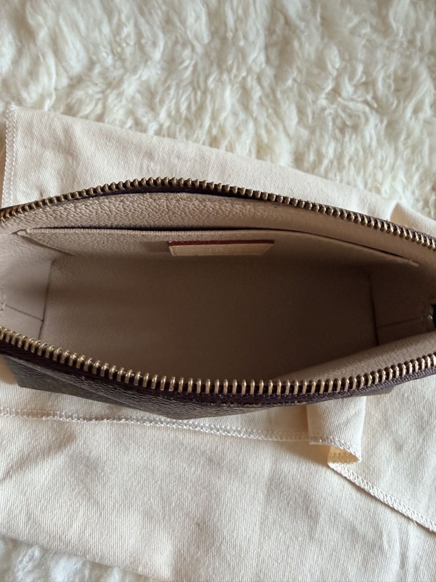 Louis Vuitton Taschen für Damen: Trousse Vuitton – Gebraucht aus Lausanne von Meganelausanne 8