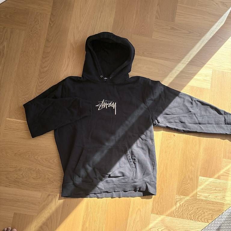 Pullover & Sweatshirts: Stüssy Hoodie – Gebraucht aus St. Gallen von man_72f2 1