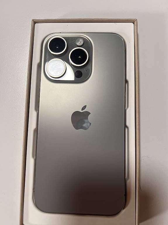 Apple Telefoni cellulari / Smartphones: IPhone 15 Pro 1Tb titanium wie neu – Usato da Flums venduto da mojo265 2