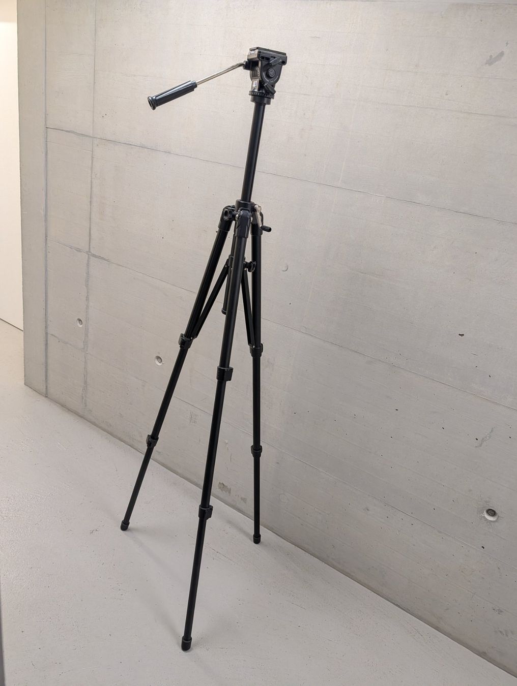 Videocamere: Velbon DV-7000 Videostativ mit Fluidkopf – Usato da Winterthur venduto da chbitzi 5