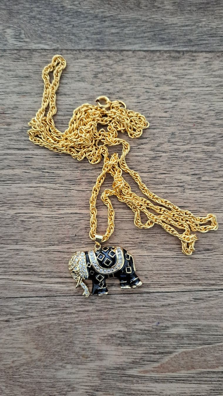 Ciondoli: pendentif éléphant noir avec chaîne dorée – Nuovo (secondo la descrizione) da Chêne-Bourg venduto da n4r_7kyb