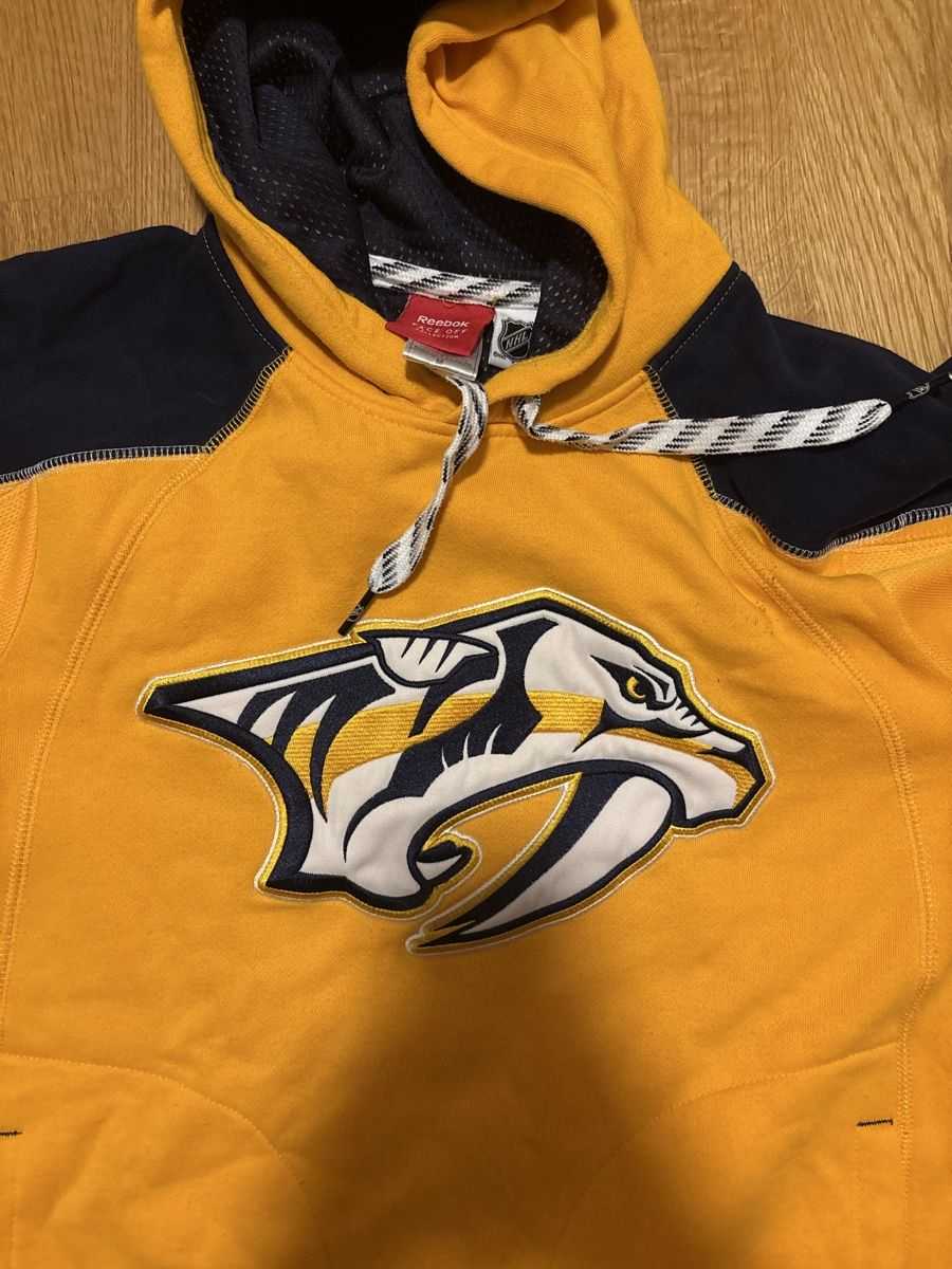 NHL Pulls & Sweat-shirts: Nashville Predators Pullover NHL Grösse M – Neuf (Voir description) à Aarberg par gocardz.shop 1
