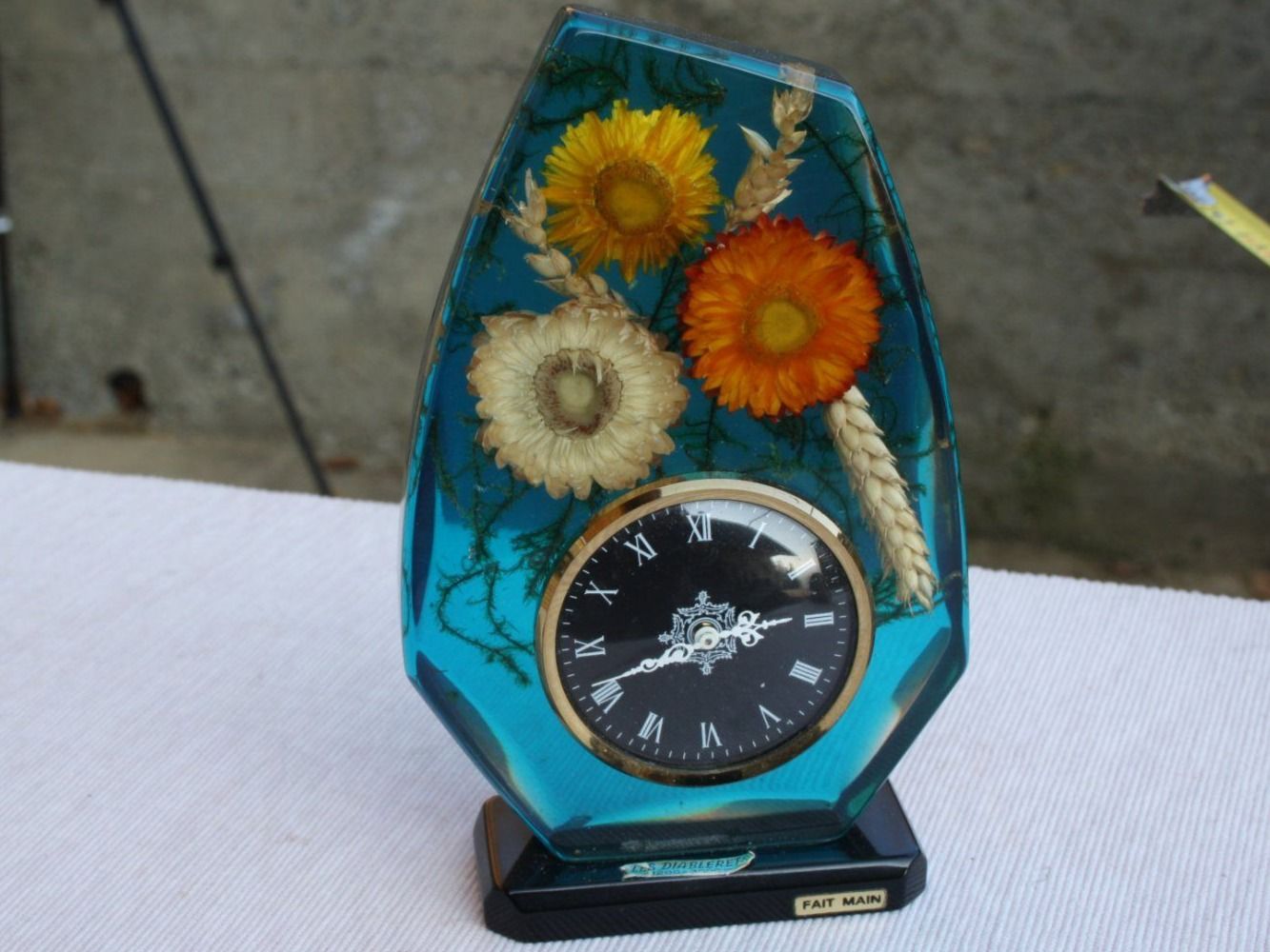 Stand- & Wanduhren: TISCHUHR VINTAGE – Gebraucht aus Wauwil von Pneuedy
