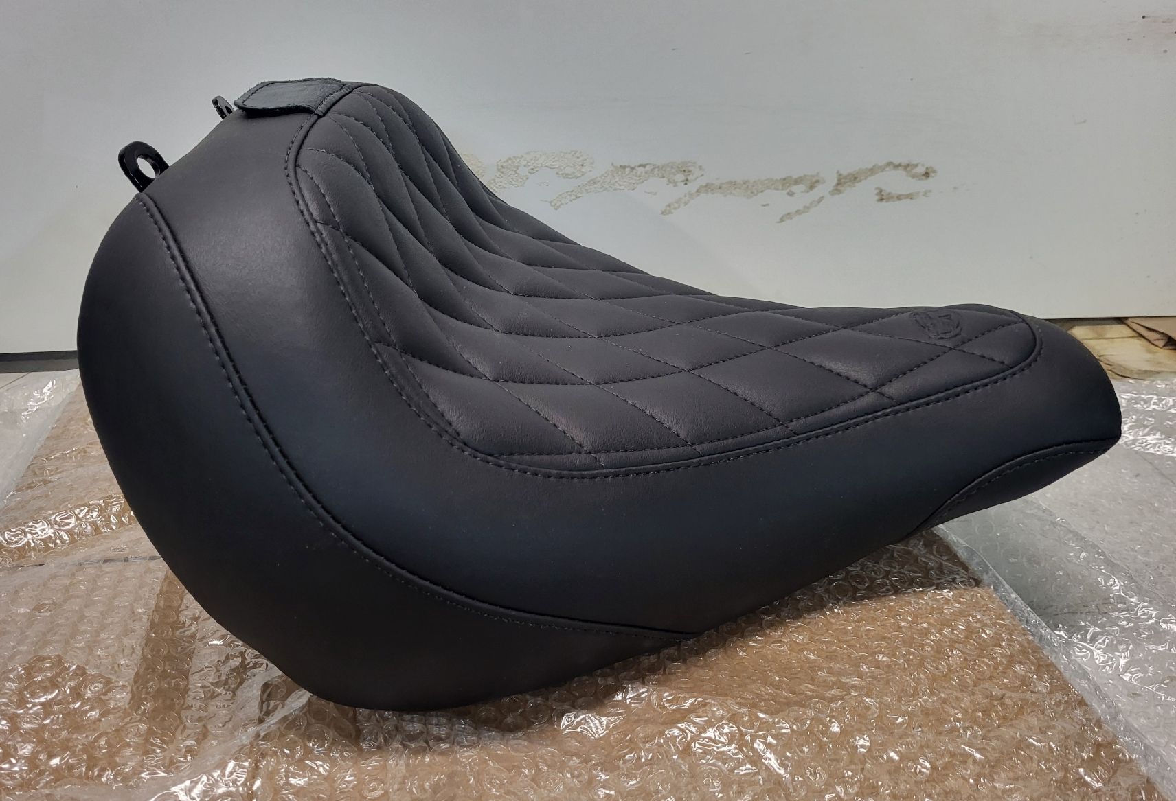 Harley-Davidson Alle Motorradersatzteile: Mustang Sattel 83025, Harley – Neu (gemäss Beschreibung) aus Schönenbuch von Sstark 8