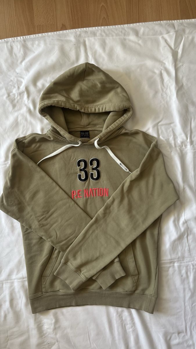 Pullover & Sweatshirts: Hoodie P.E Nation Gr. XS – Gebraucht aus Davos Platz von Infinity795